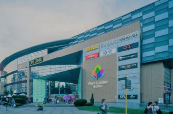 Спешна евакуация в столичен мол! Изведоха с полиция всички хора: