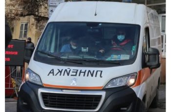 Маркуч от цистерна се откъсна и заля с вряла вода с температура над 88 градуса майка и бебето й по време на разходка